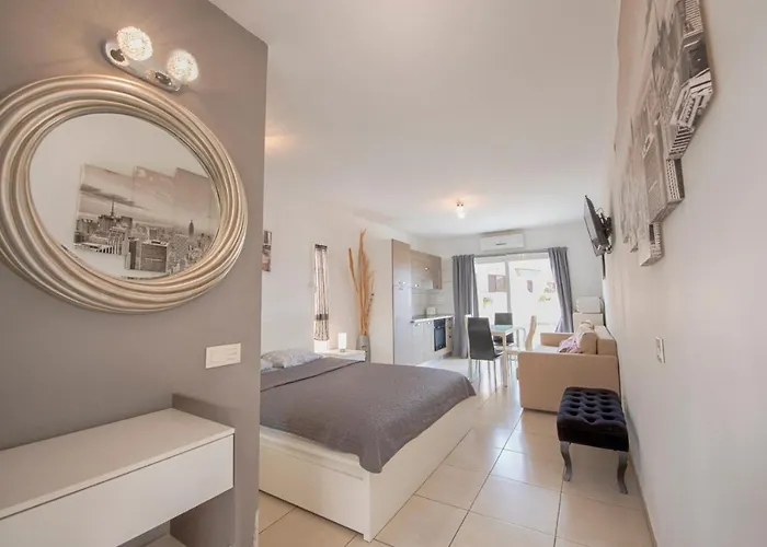 Mareverde Poolview O006 公寓 阿德耶