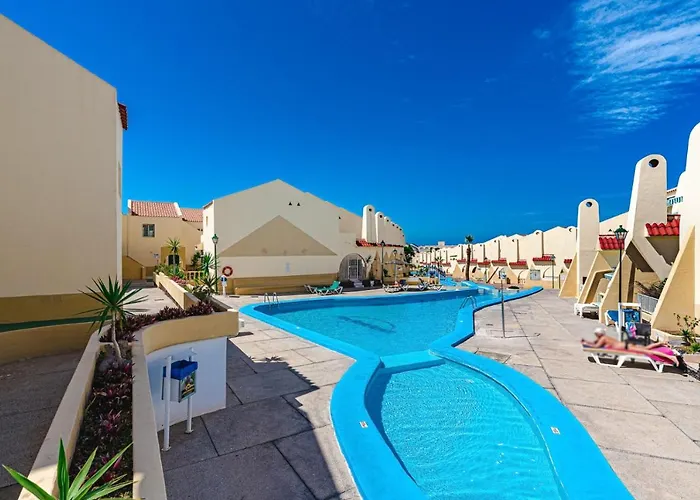 Mareverde Poolview O006 * 阿德耶