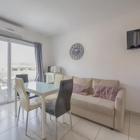 Mareverde Poolview O006 Apartment