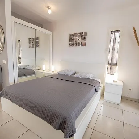 Mareverde Poolview O006 *